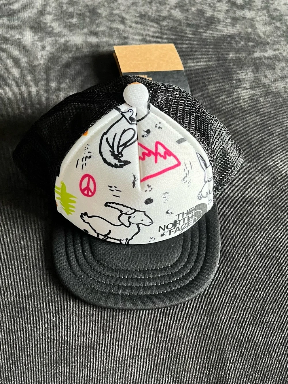 NWT The North Face Kids Trucker Hat Size XS (6-24 Months)